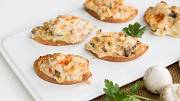 http://www.recette-2-cuisine.com/2015/02/canapes-crabe-champignons/